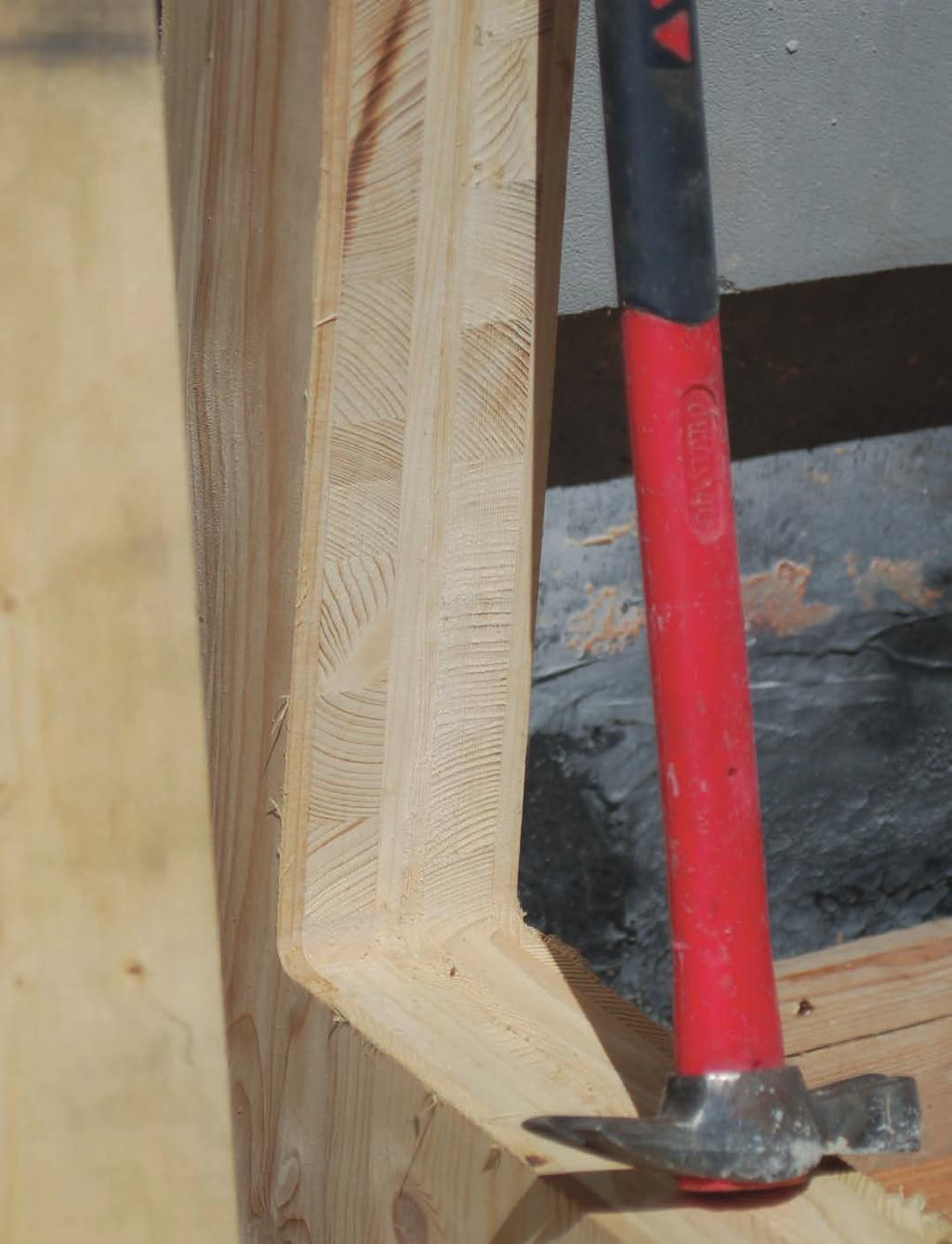 La natura in casa I pannelli vengono prodotti in legno di ABETE ROSSO, essiccato all 8%, assicurando così un alta stabilità ed evitando la creazione di fessure.