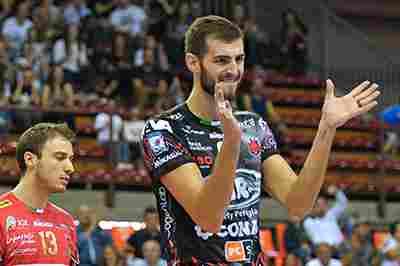 RISULTATI ON-LINE Perugia-Padova: in palio le final four di coppa Italia Social media Share this article Print this article Send e-mail By Pianeta Volley ottobre 17, 2017 12:00 Primo mercoledì