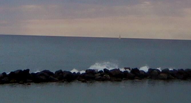 Area di studio Svantaggi delle scogliere emerse: Elevato impatto visivo e ambientale; Scarso ricambio di acqua