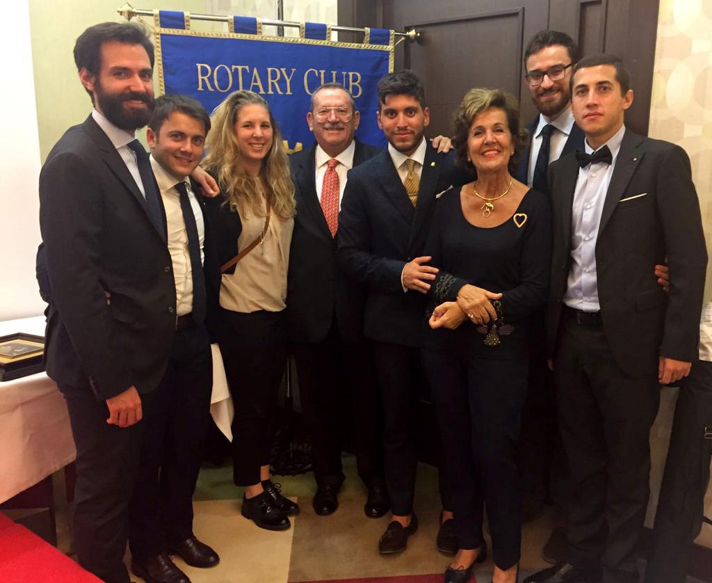 L intero Direttivo Rotaract ha avuto modo di prendere parte all incontro con Franco Venturi, assieme al delegato Rotary per il Rotaract Alberto Alvisi e ai nuovi Soci del Rotary Club padrino.