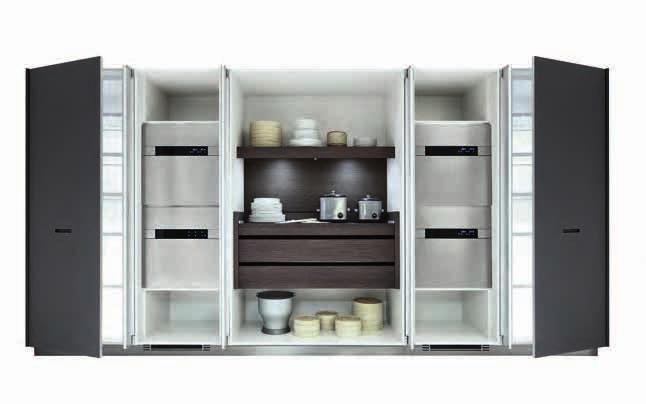 tall units APERTURA A SCOMPARSA - RETRACTABLE DOORS COLONNA L 690 TALL UNIT W 27 5/32 cassetti interni internal drawers estrattori interni internal pull-out baskets cestelli in metallo cromato