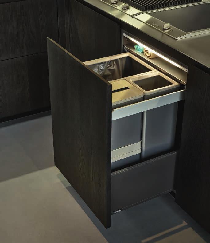 waste bins, BASE ESTRATTORE PORTARIFIUTI - PULL-OUT BASKET WITH WASTE BINS BASE LAVELLO ANTE BATTENTI - SINK BASE UNIT WITH LEAF DOORS Sopra: la base portarifiuti, prevista in tre versioni per basi