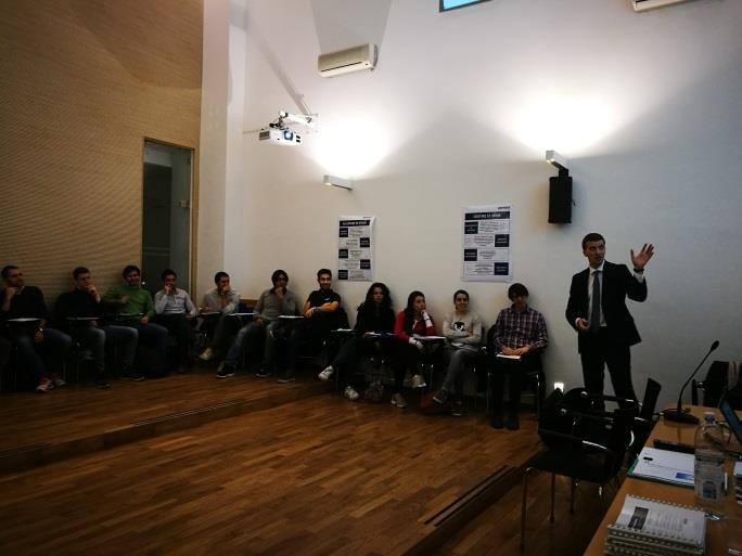 giornata formativa su su Competenze trasversali e strategie di business Più di 30