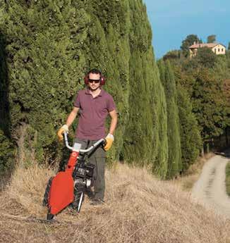 Motocoltivatore per uso privato intensivo Comando inserimento presa di forza direttamente sul manubrio.