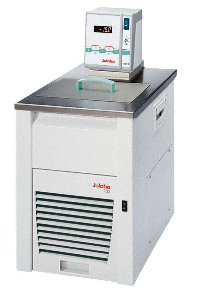 Scheda Tecnica F32-MA 1/3 F32-MA Termocriostato a circolazione La classe media per una vasta gamma di applicazioni Termocriostati a circolazione JULABO per il riscaldamento e la refrigerazione.