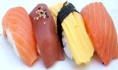 SASHIMI 8391 839 840 841 842 843 Sashimi Maxi : Sashimi Misto 18 Fette Sashimi Moriawase : Sashimi Misto 12 Fette Sake Sashimi:Sashimi di Salmone 8 Fette Maguro