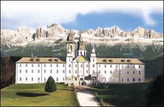 pranzo nel ristorante annesso. alla rotonda prendere la terza uscita in direzione Pietralba Weissenstein; giunti a Monte S.