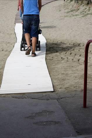 SPIAGGIA La spiaggia è in concessione, raggiungibile in piano.