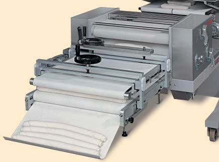 Si ottengono in questo modo filoni di varie lunghezze. A loaf moulder with motorized upper belt is available as option.