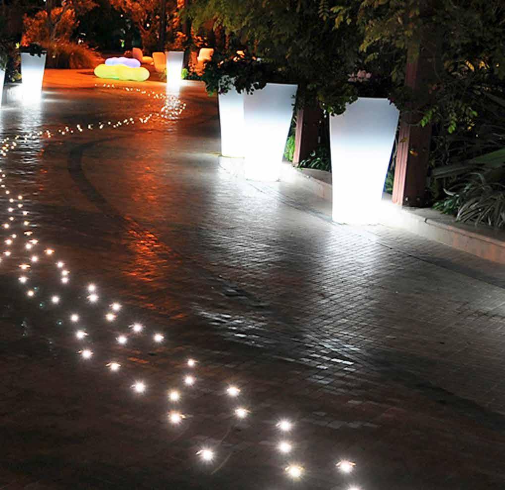 235 Installazione / installation Caratteristiche / features Colori LED / LED colours 500kg Recessed fixture suitable for indoor, outdoor and underwater settings Applications floors, walls, steps,