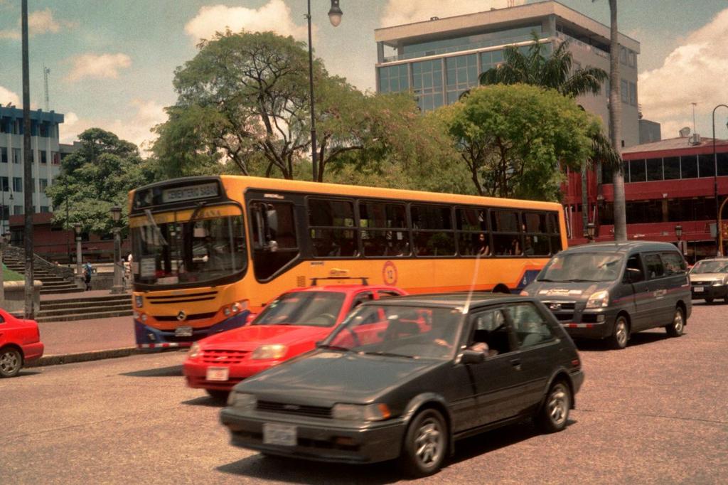 VIAGGIANDO DENTRO UNA STANZA SUB EQUATORIALE SAN JOSE Y VALLE CENTRAL COSTARICA