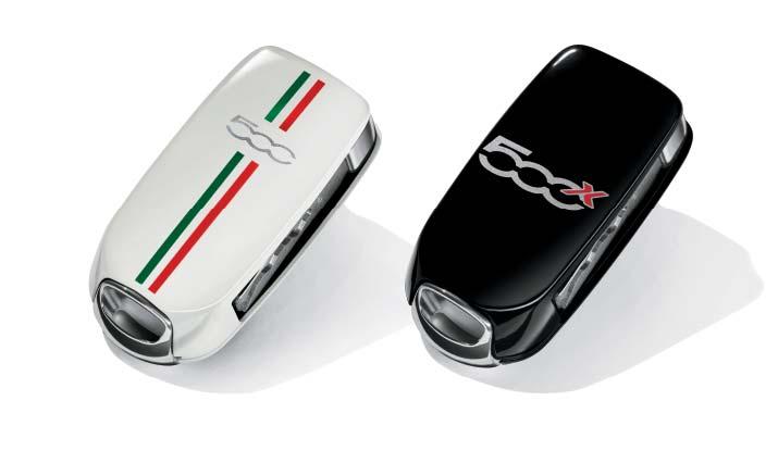 14 COVER CHIAVI Kit di 2 cover: colore bianco con bandiera italiana e logo 500 e nero con logo 500. Non per versioni con Keyless entry e Keyless Go (opt. GX4; GXD). COD.