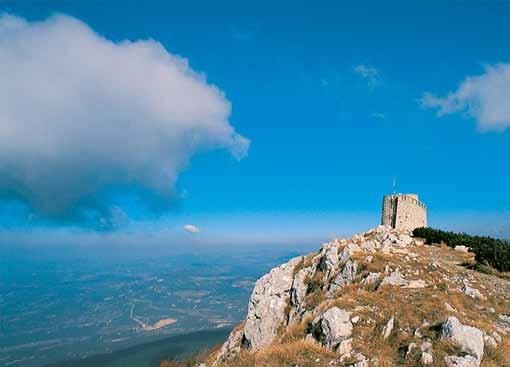 nature nature enjoynature Pješačka staza Sveti Zenon Sentiero pedonale San Zenone, Brtonigla - Verteneglio Staza kreće iz Brtonigle, odakle nakon 20-ak minuta hoda stižete do brežuljka i okolnih