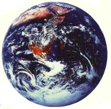 Pianeta Terra raggio all equatore: circa 6366 km superficie : 51000000000000 m 2 5.1 x 10 13 m 2 5.1 x 10 7 km 2 51 miliardi di ettari (Mld di ha) (1 ettaro = 10.