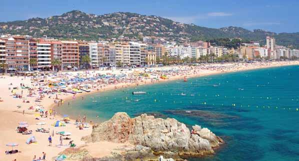 Costa Brava SPECIALE SPAGNA Capodanno CAPODANNO IN COSTA BRAVA Dal 29 Dicembre al 2 Gennaio 1 giorno: Costa Brava Ritrovo dei partecipanti al viaggio nel luogo prescelto e sistemazione a bordo del