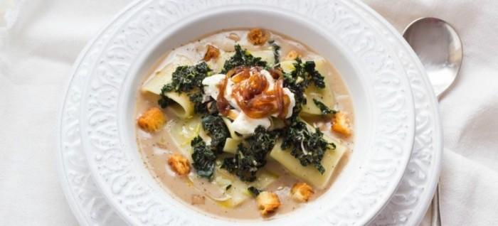 Zuppa di mezzi paccheri e Bufala Contest 2016 Le Strade della Mozzarella Zuppa di mezzi paccheri e Bufala con passatina di fagioli Zolfini, cavolo nero e cipolla caramellata Ricette Pasta e