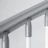 Il corrimano è in PVC di colore grigio come il pannello che serve da antisdrucciolo e