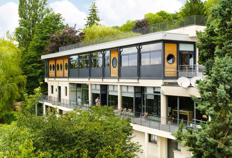 Les berges de Seine the sports facilities, to let off steam in teams after work.