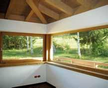 Le nostre finestre e portefinestre sono realizzate in legno lamellare essiccato di primissima scelta.