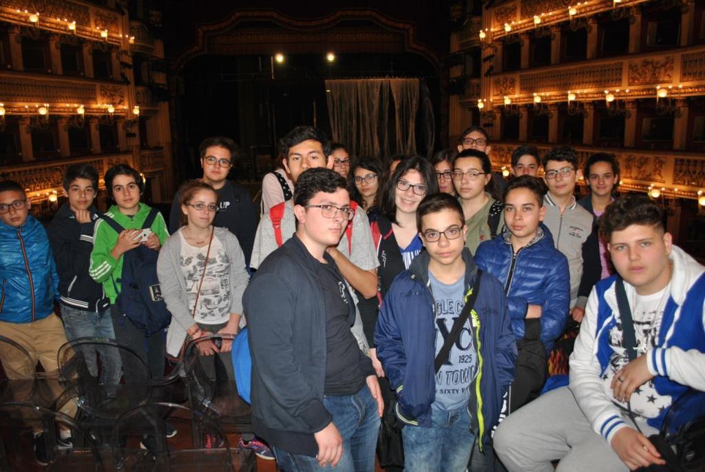 Dopo aver visitato Castel Nuovo abbiamo visitato il Teatro San Carlo, un teatro lirico