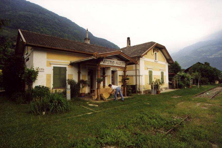 La stazione di Marengo, alle porte di Merano, nel 1999.