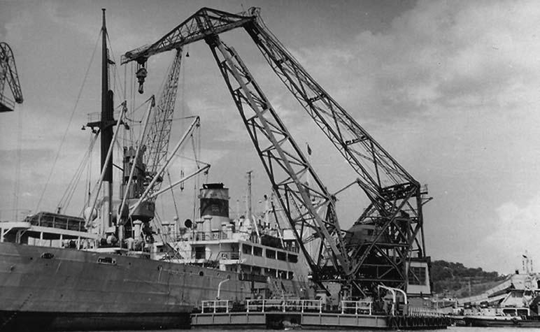 Porti ynë në rrjedhën e viteve 117 Në një mëngjes të gushtit 1964, në port erdhi një anije jugosllave që do të ngarkonte bitum, - kujton z.