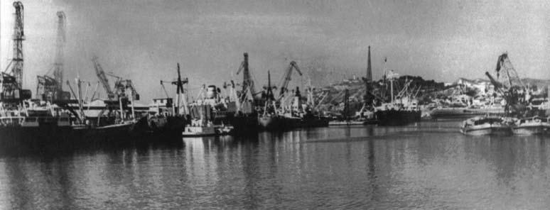 122 Autoriteti Portual Durrës Gjendja e Flotës sonë në vitin 1969 paraqitet si më poshtë: Viti nr. i anijeve gjithsej tonazhi 1957 17 3.969 1960 22 15.848 1965 21 35.615 1969 23 41.