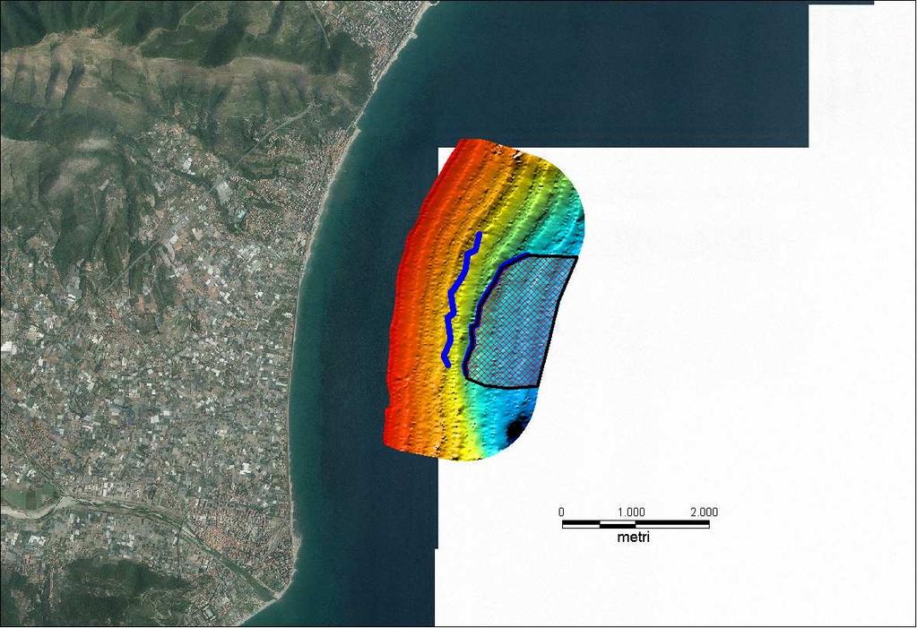 a) individuare un area di deposizione, più profonda di quella di scavo, ove contenere con sufficiente precisione i materiai di scarto; una stima su basi modellistiche dovrà garantire una dispersione