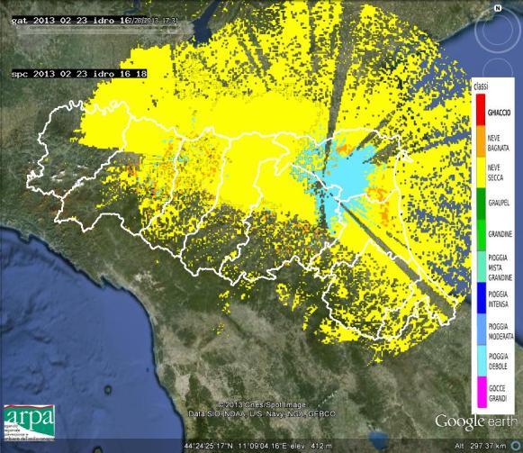 15 UTC (Figura 19, in alto a destra) è rappresentativo di neve bagnata al suolo, così come confermato dalle aree arancioni della mappa di classificazione delle idrometeore nell area del Ferrarese