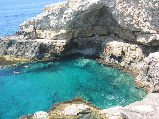 Territorio Il territorio è prevalentemente pianeggiante, e le maggiori altitudini toccano i 200 metri.