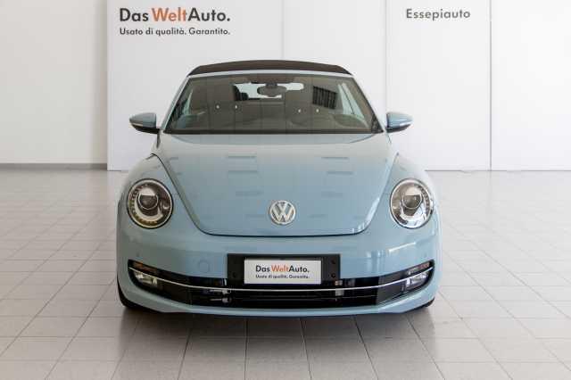 Volkswagen Beetle Cabriolet Cabrio 1.6 TDI Design Maggiolino Immatricolazione: 3/ 2016 KM: 3548 Colore: BLU DENIM metallizzato Carrozzeria: Cabrio Cilindrata: 1598 Alimentazione: Diesel Prezzo: 22.