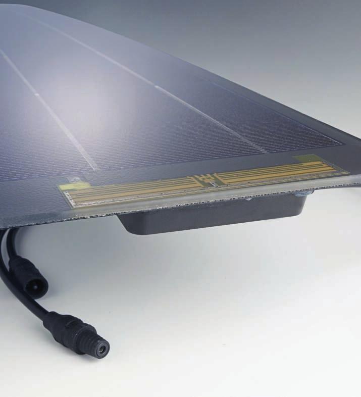 MODULO FOTOVOLTAICO CON TRANSPONDER PALMARE - brevetto pending - Il modulo fotovoltaico Koeus, delle dimensioni pari a 19 cm in larghezza e 166 cm in lunghezza, ha una potenza nominale di 38 Watt e