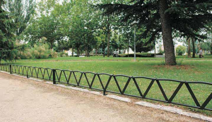 La linea ZigMetal è composta da innovativi modelli di ringhiere, barriere, dissuasori, bordature da giardino, balaustre e parapetti.