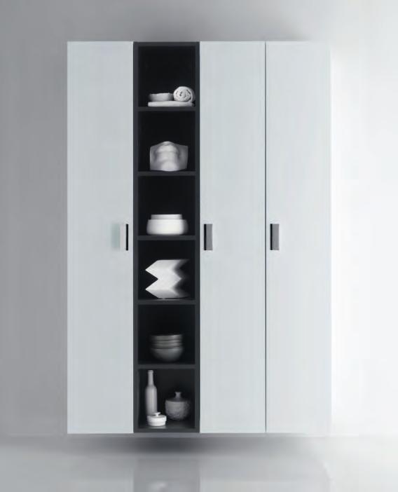 / The system of columns VIAVENETO enables the creation of a true bathroom wardrobe, thanks to its flexible sizes.