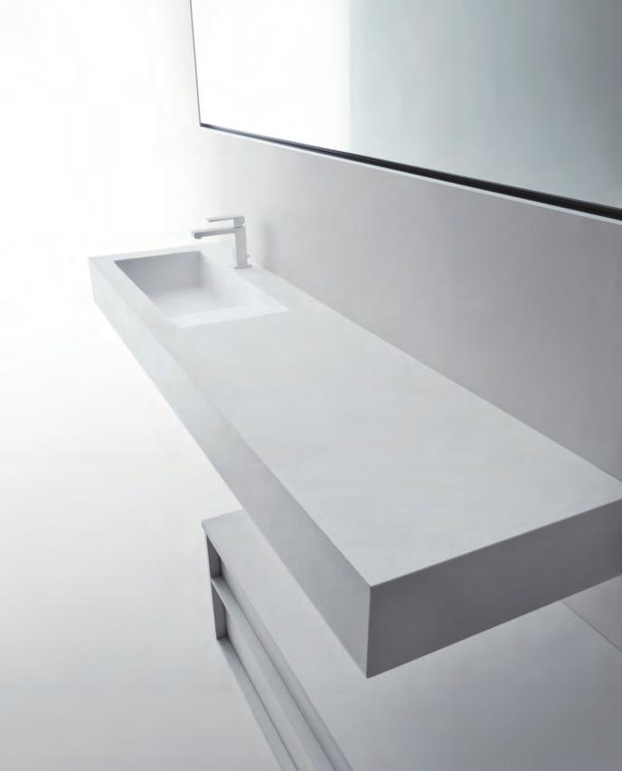 161 Composizione con top autoportante con lavabo laterale e cassettiera SHAPE con maniglie in legno e cassetti interni standard. In foto: top in Cristalplant biobased con lavabo mod.