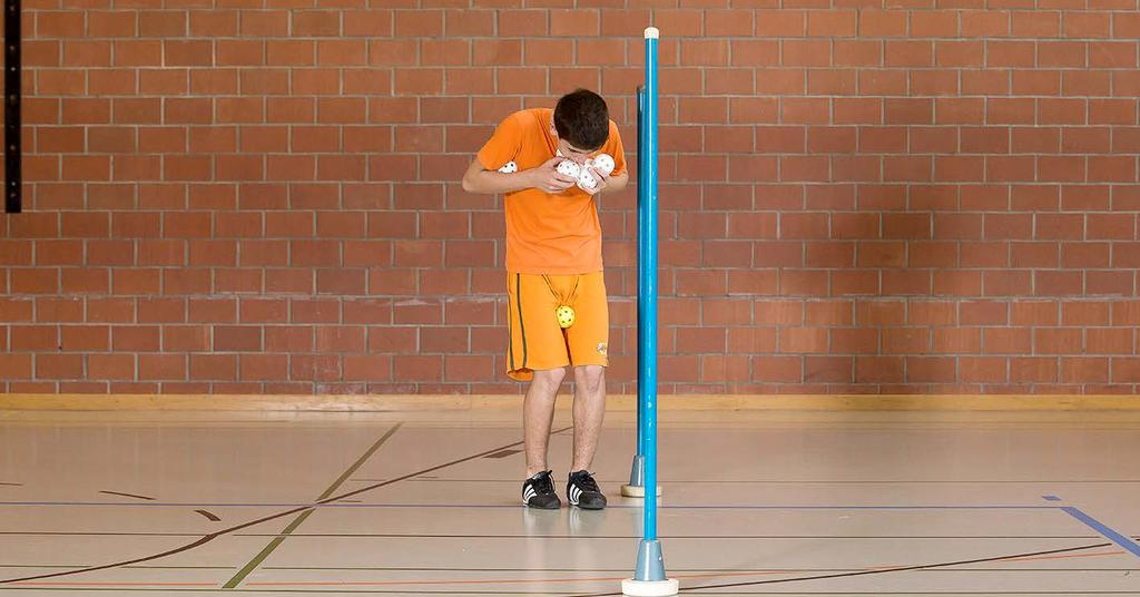 Raccogliere le palle Quante palline da unihockey è possibile trasportare in un colpo solo?