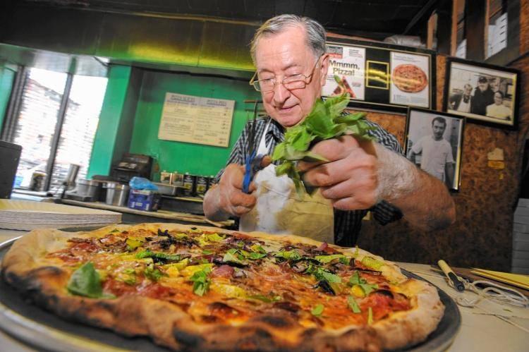 La leggenda di Dom e Di Fara Pizza a New York: da Caiazzo a Brooklyn Domenico De Marco Leggenda di Dom Chi è il vincitore di 50 Top Pizza a New York per il premio New York Style?