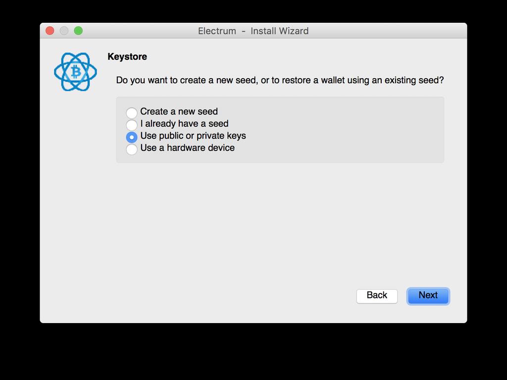 Quando chiederà se si vuole creare un nuovo Seed si deve cambiare scelta e specificare Use public or private key, perché nel wallet che risiederà sul computer collegato a internet noi non vogliamo