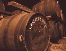 Johnnie Walker Johnnie Walker Originariamente conosciuto come Walker s Kilmarnock Whisky, la marca è un eredità del fondatore John Walker (1805-1857) detto Johnnie poichè quando aprì la sua attività