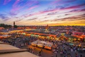 artigianali, dove troverete una varietà di oggetti, e passeggiata nella famosa piazza Djemaa El Fna, centro vitale e caratteristico della città. MARRAKECH Prima colazione in hotel.