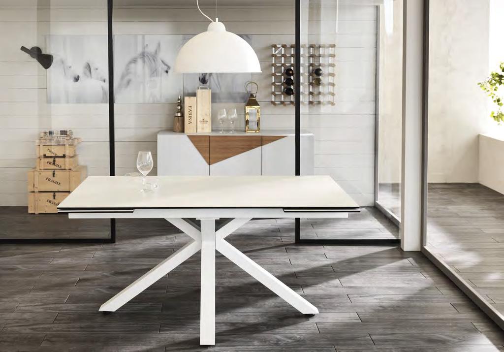 ceramica 1 bianco Tavolo allungabile con base in metallo verniciato opaco.