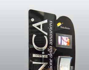 tasca porta brochures in plexiglas trasparente in formato A4, monitor LCD a colori con video