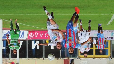 Catania (4-3-1-2): 12 Pisseri; 24 Di Cecco (38 st 26 De Rossi), 6