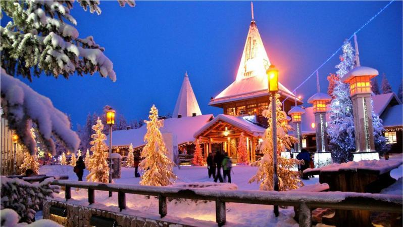 hotel. Se si è fortunati con il meteo, dopo cena si potrà uscire alla ricerca delle Aurore boreali che illuminano all improvviso i cieli artici.