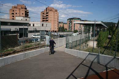 dall altro lato, sul versante est, a servizio del nuovo quartiere Meridiana.