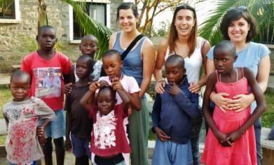 29 th July Elisabetta Raggio and Aurora Leo from Rome - Italy arrived for the first time in Karungu to visit the volunteer student in medicine Benedetta Piccoli.