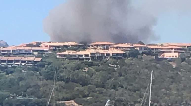 12 agosto 2017 Incendio di Porto Rotondo Un incendio si è sviluppato in un terreno abbandonato alla periferia di Porto Rotondo, minacciando diverse abitazioni tra le quali un residence che è stato