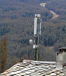 2. NOTIZIE GENERALI Intervento di controllo dell inquinamento ambientale da campi elettromagnetici a radiofrequenza/microonde (RF-MO) eseguito su richiesta del Comune di Bardonecchia Prot. n.