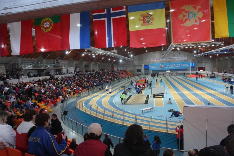 Atletica, assoluti indoor ad Ancona nel 2018 Il capoluogo marchigiano ospiterà ancora quattro Campionati italiani, compreso il massimo evento in sala Ancona, 2017-10-02 Nel 2018 il Palaindoor di