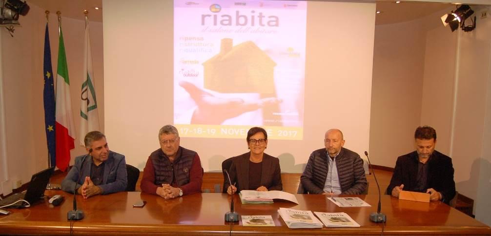 dalla Regione Marche 2017-10-02 Presentata in Regione la terza edizione di Riabita, il salone dell abitare. Casini: Utilizzeremo la manifestazione informativo per la ricostruzione.